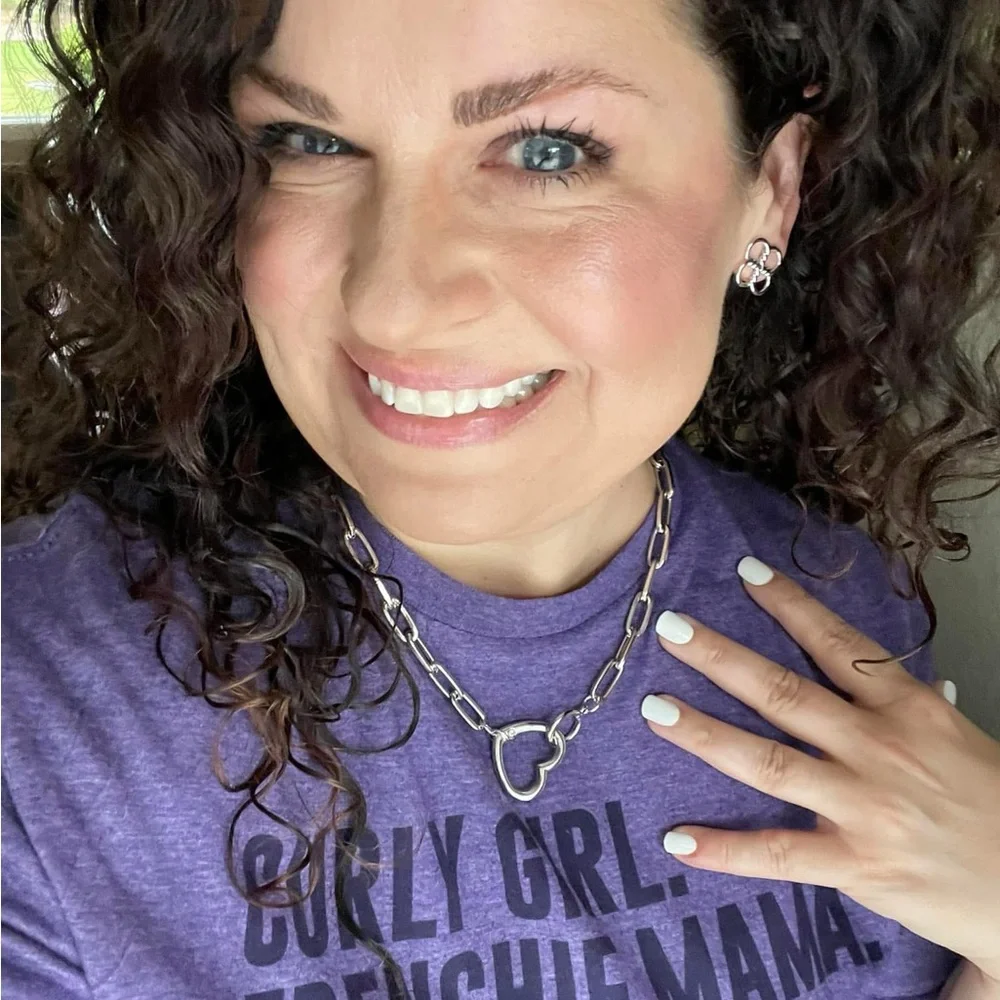 Polished Silver Heart Link Chain Necklace - Women's Fashion - Picture 4 of 4